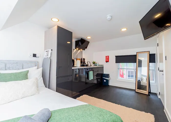 Vibrant Studio Near The Nottingham Castle